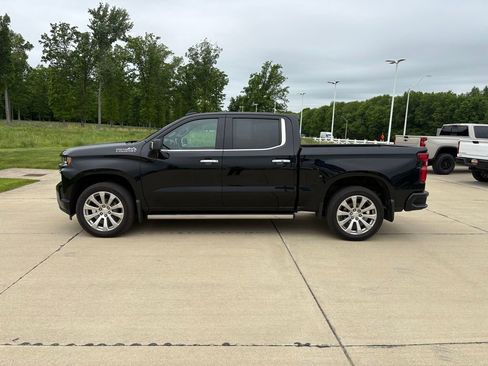 Used 2021 Chevrolet Silverado 1500 High Country w/ Technology Package AWD/4WD image 3