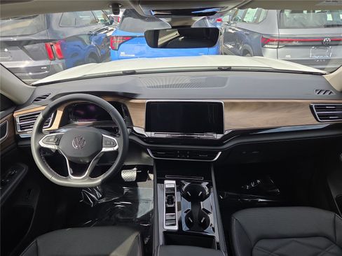 New 2026 Volkswagen Atlas SE image 13