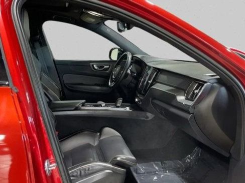 Used 2022 Volvo XC60 T8 R-Design w/ Advanced Package image 13