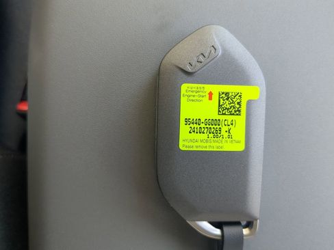 New 2025 Kia K4 LXS image 24