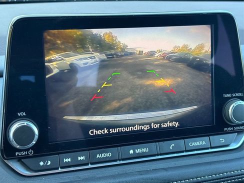 Used 2023 Nissan Rogue SV image 25