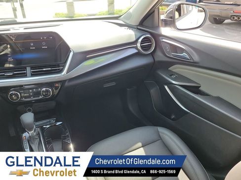 Used 2024 Chevrolet Trax ACTIV w/ Sunroof Package FWD image 25
