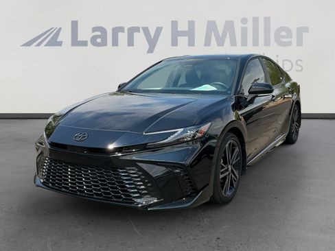 Used 2026 Toyota Camry XSE FWD image 1
