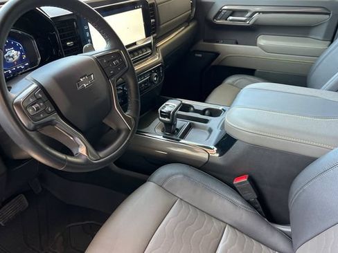 Used 2023 Chevrolet Silverado 1500 ZR2 w/ Technology Package AWD/4WD image 10