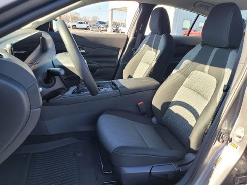 New 2026 Nissan Sentra SV w/ Floor Mat Package FWD image 5