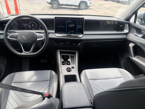 Used 2026 Volkswagen Tiguan SE AWD/4WD image 23