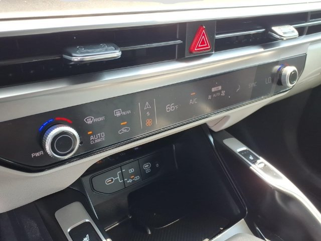 Used 2025 Kia Sorento S FWD image 14