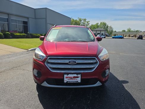 Used 2018 Ford Escape SE w/ SE Sync 3 Package image 2