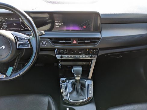 Certified 2024 Kia Seltos EX image 17