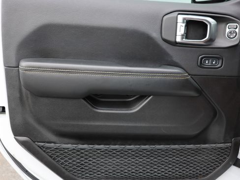 Used 2024 Jeep Wrangler Sahara image 25