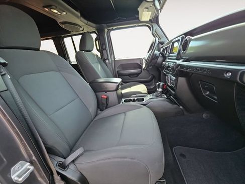 Used 2018 Jeep Wrangler Unlimited Sport S AWD/4WD image 15