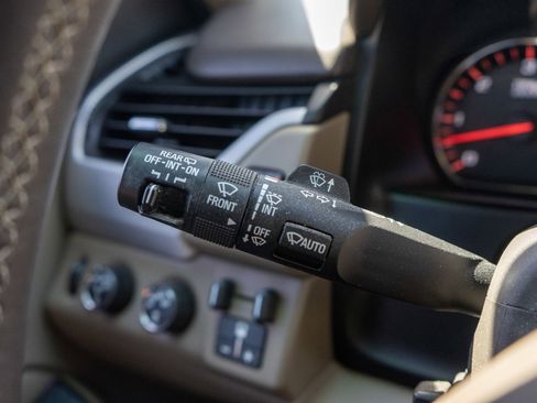 Used 2015 GMC Yukon XL SLT w/ HD Trailering Package image 26