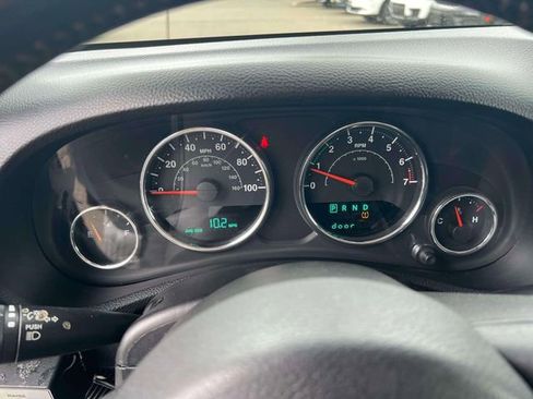 Used 2012 Jeep Wrangler Unlimited Sport AWD/4WD image 15