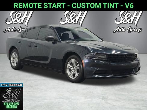 Used 2018 Dodge Charger SXT RWD image 1