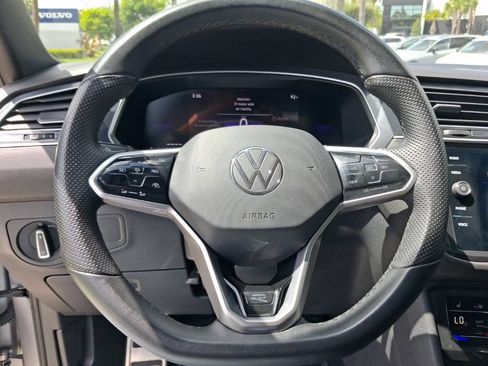 Used 2024 Volkswagen Tiguan SE R-Line FWD image 17