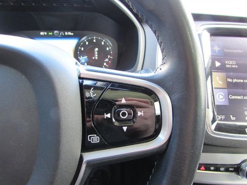 Used 2016 Volvo XC90 T6 Momentum w/ Vision Package image 12