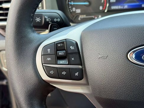 Used 2021 Ford Explorer Limited w/ Equipment Group 301A AWD/4WD image 35