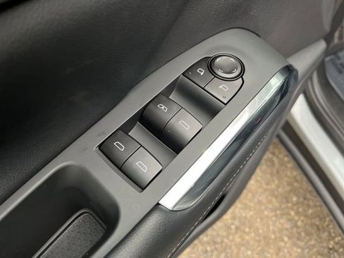 New 2026 Chevrolet Traverse LT image 14