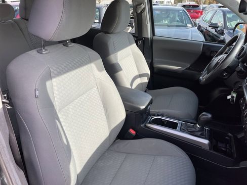 Certified 2022 Toyota Tacoma SR5 image 11