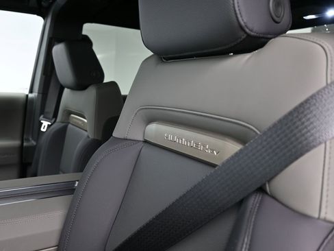New 2025 GMC Hummer EV 2X w/ LPO, Sport Package image 19