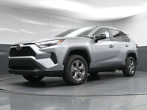 Certified 2025 Toyota RAV4 LE image 27