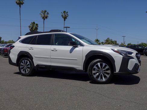 Certified 2025 Subaru Outback Limited AWD/4WD image 4