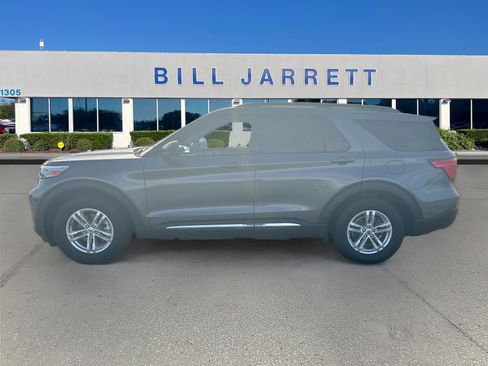 Certified 2023 Ford Explorer XLT w/ Equipment Group 202A RWD image 4