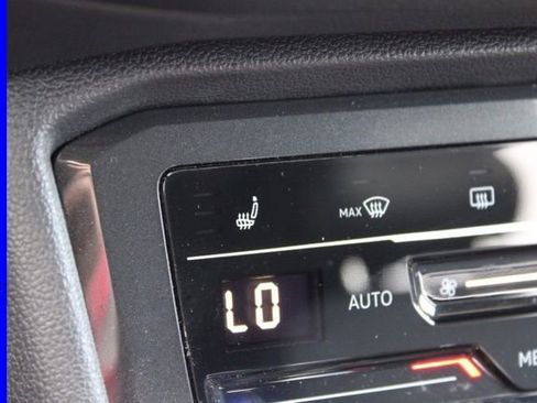 Used 2024 Volkswagen Tiguan SE R-Line image 41