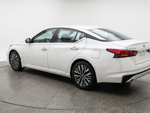 Used 2025 Nissan Altima 2.5 SV FWD image 6