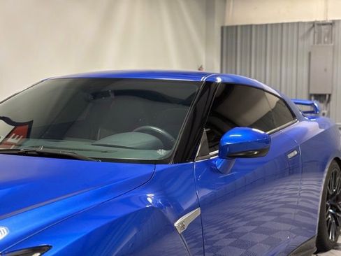 Used 2020 Nissan GT-R Premium AWD/4WD image 11