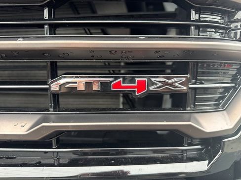 Used 2025 GMC Sierra 1500 AT4X image 17