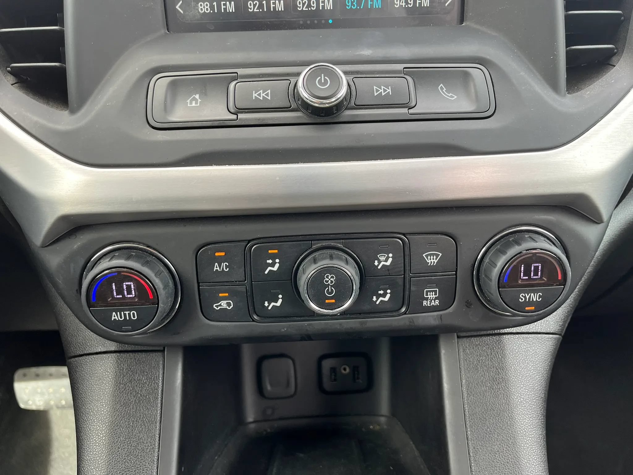 Used 2019 GMC Acadia SLE AWD/4WD image 43