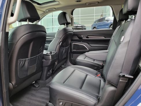 Used 2025 Kia Telluride S AWD/4WD image 26