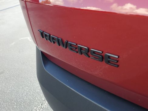 Used 2023 Chevrolet Traverse LT image 10