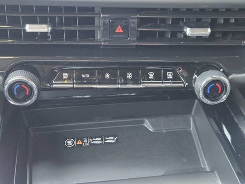 Used 2025 Chevrolet Tahoe LT AWD/4WD image 13