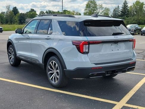New 2027 Ford Explorer ST-Line AWD/4WD image 3