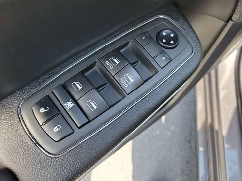 Used 2020 Chrysler 300 Touring w/ Sport Appearance Package RWD image 19