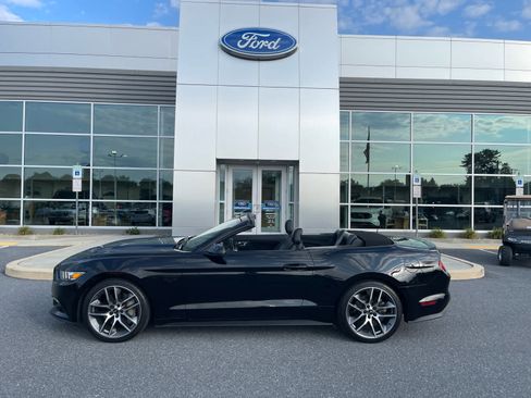 Used 2015 Ford Mustang GT Premium w/ Equipment Group 401A RWD image 2