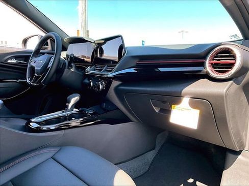 New 2026 Chevrolet Trax RS w/ Sunroof Package FWD image 9