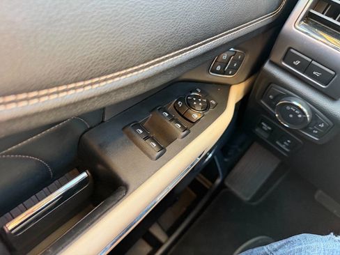 Used 2018 Ford Expedition Platinum image 58