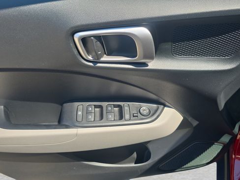 Certified 2024 Hyundai Venue SEL FWD image 16