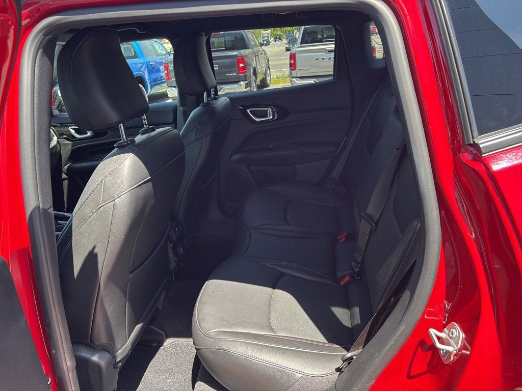 Used 2023 Jeep Compass Limited AWD/4WD image 16