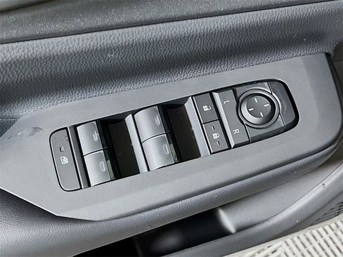 New 2026 Toyota Prius Plug-In Hybrid image 16