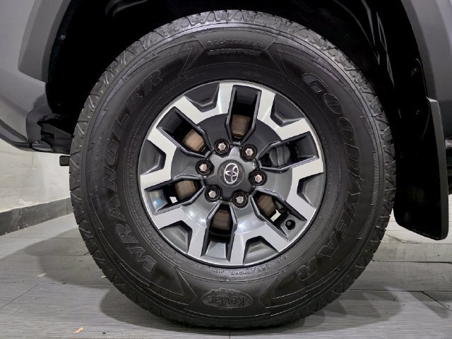 Used 2021 Toyota Tacoma TRD Off-Road AWD/4WD image 22