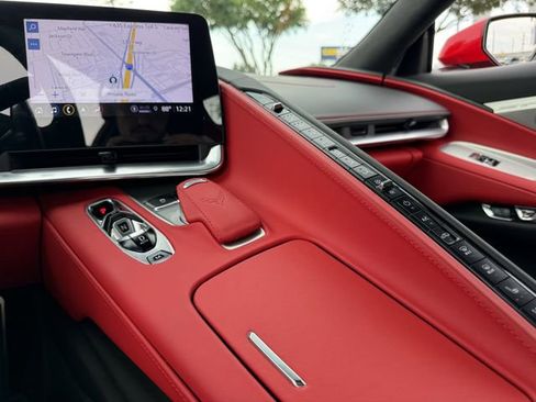 Used 2022 Chevrolet Corvette Stingray Premium Conv w/ Z51 Performance Package RWD image 17