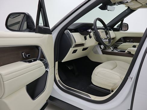 Used 2023 Land Rover Range Rover SE image 36