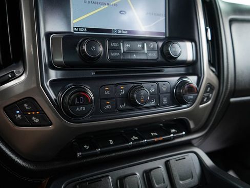 Used 2018 Chevrolet Silverado 1500 High Country AWD/4WD image 28