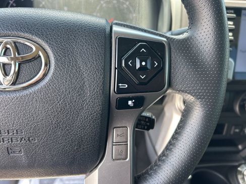 Used 2023 Toyota 4Runner SR5 AWD/4WD image 9
