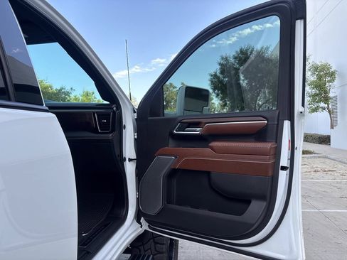 Used 2024 GMC Sierra 2500 Denali Ultimate AWD/4WD image 20