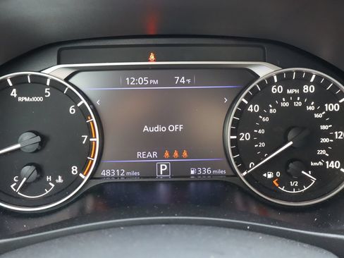 Used 2025 Nissan Altima 2.5 SR FWD image 9